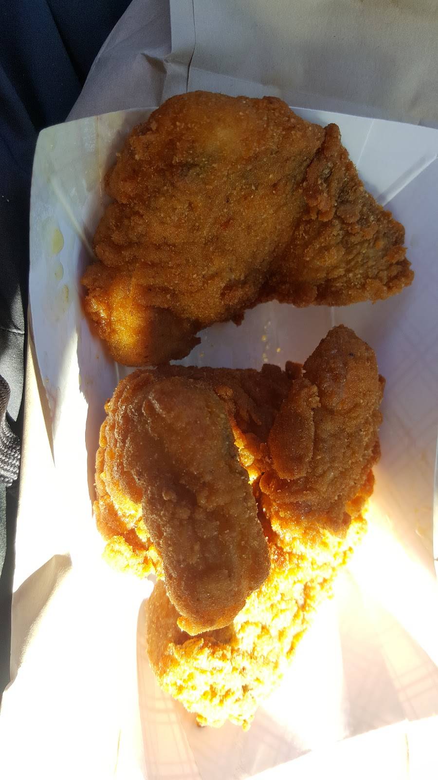 The Fish Keg | restaurant | 2233 Howard St, Chicago, IL 60645, USA | 7732626603 OR +1 773-262-6603