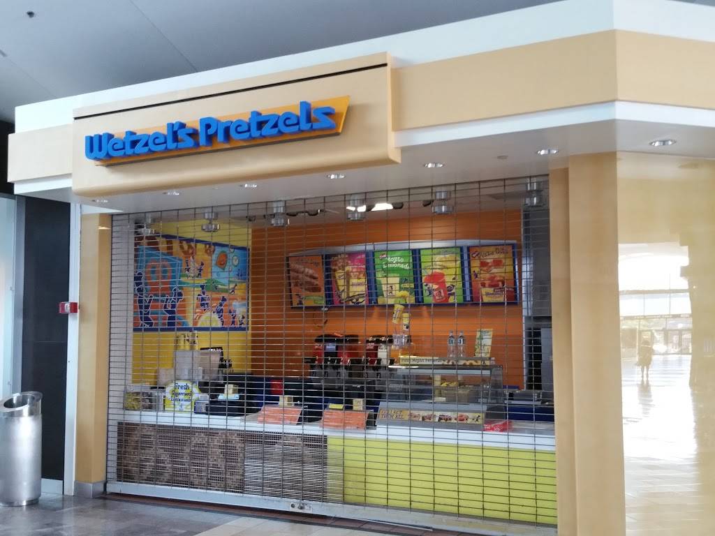Wetzels Pretzels | restaurant | 1 Garden State Plaza Blvd #9240, Paramus, NJ 07652, USA | 2018430768 OR +1 201-843-0768