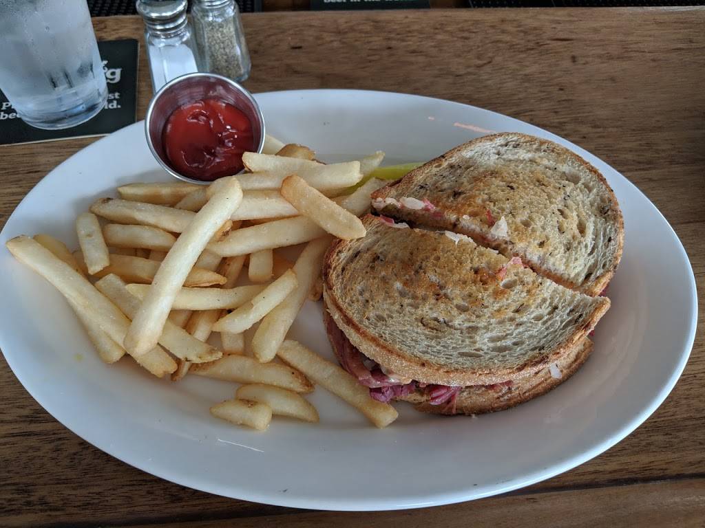 The Kensington Pub | restaurant | 2260 Lee Rd, Cleveland Heights, OH 44118, USA | 2163311003 OR +1 216-331-1003