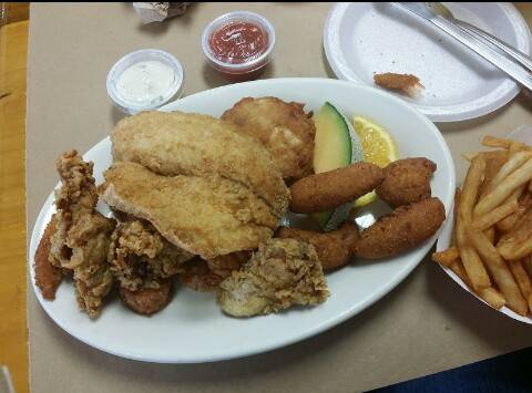 Fish Market Restaurant | restaurant | 7611 Old Branch Ave, Clinton, MD 20735, USA | 3015997900 OR +1 301-599-7900