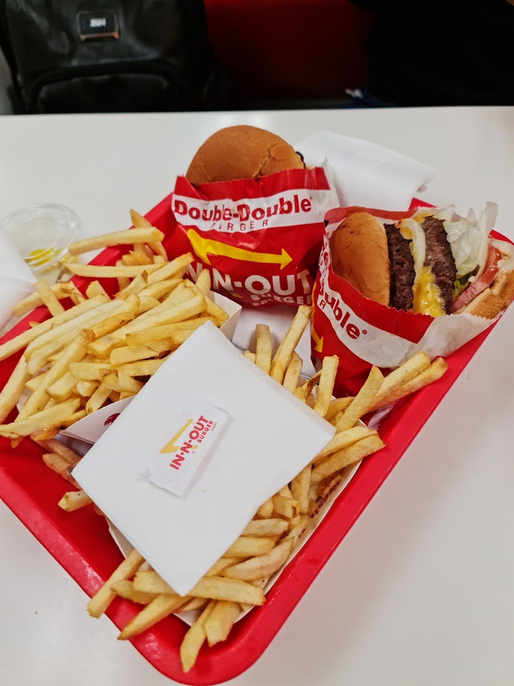 In-N-Out Burger | restaurant | 2390 S 4th St, El Centro, CA 92243, USA | 8007861000 OR +1 800-786-1000
