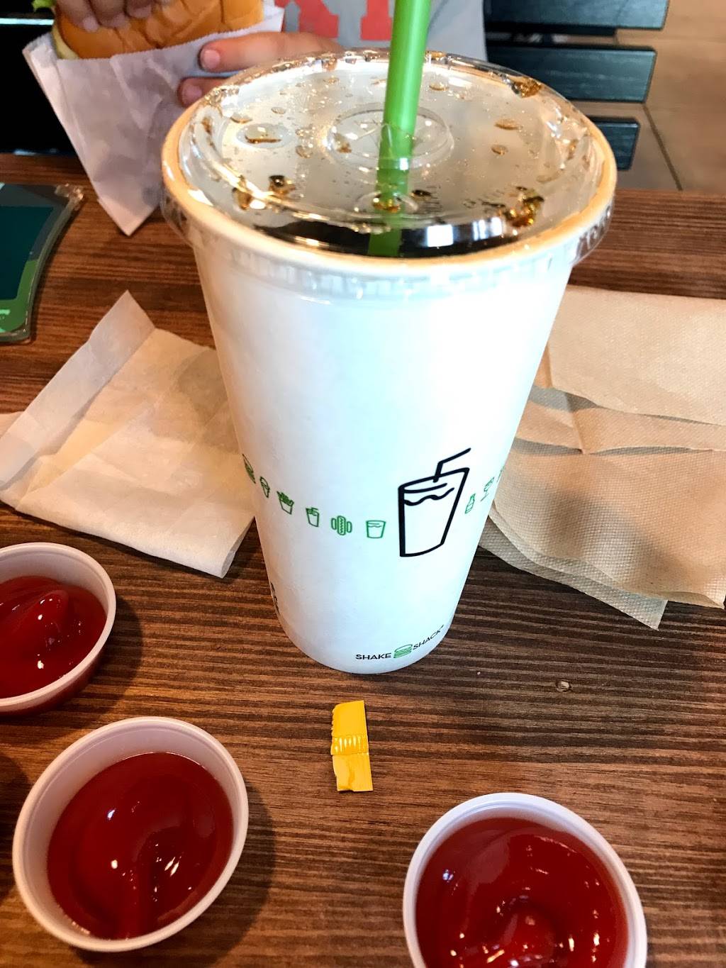 Shake Shack | restaurant | 11020 S, State St Suite B, Sandy, UT 84070, USA | 3852763190 OR +1 385-276-3190