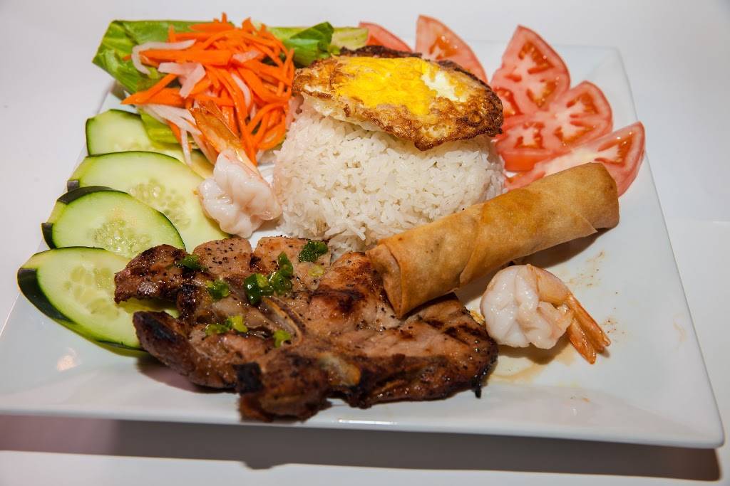 Pho 7 Vienna | restaurant | 8377 Leesburg Pike, Vienna, VA 22182, USA | 7038217777 OR +1 703-821-7777
