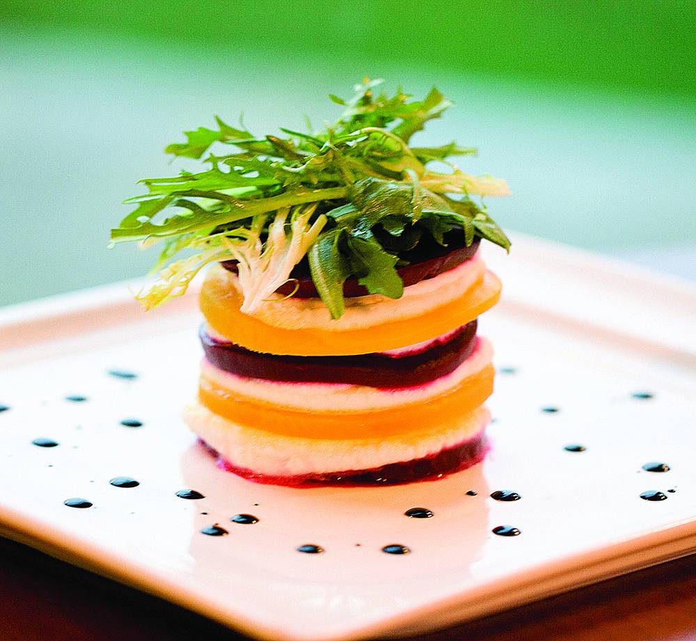 Sweetwater Restaurant & Bar | restaurant | 221 McLeese Dr, Kemble, ON N0H 1S0, Canada | 5193702173 OR +1 519-370-2173