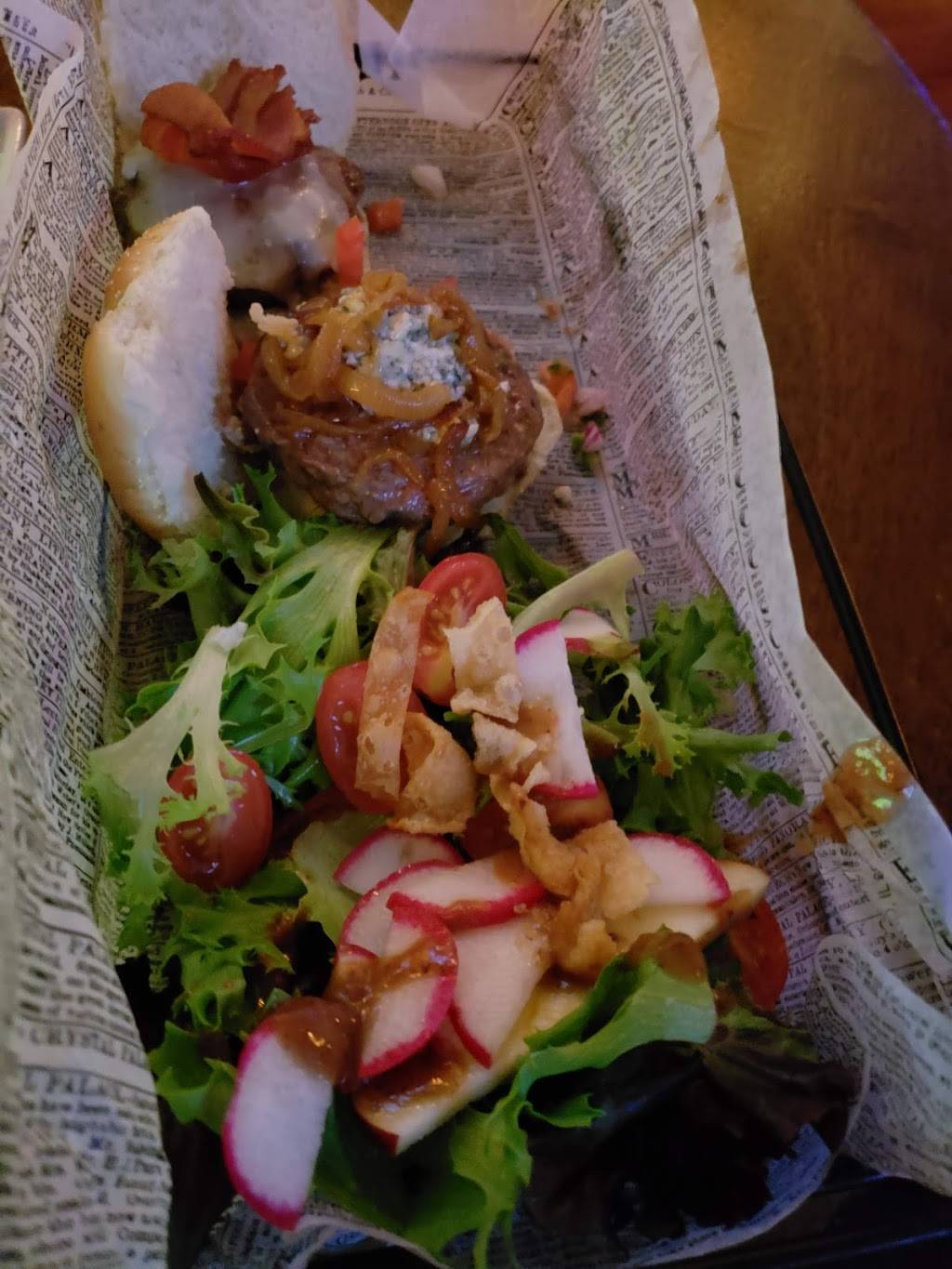 Kent Ale House | restaurant | 51 Kent Ave, Brooklyn, NY 11249, USA | 3472278624 OR +1 347-227-8624