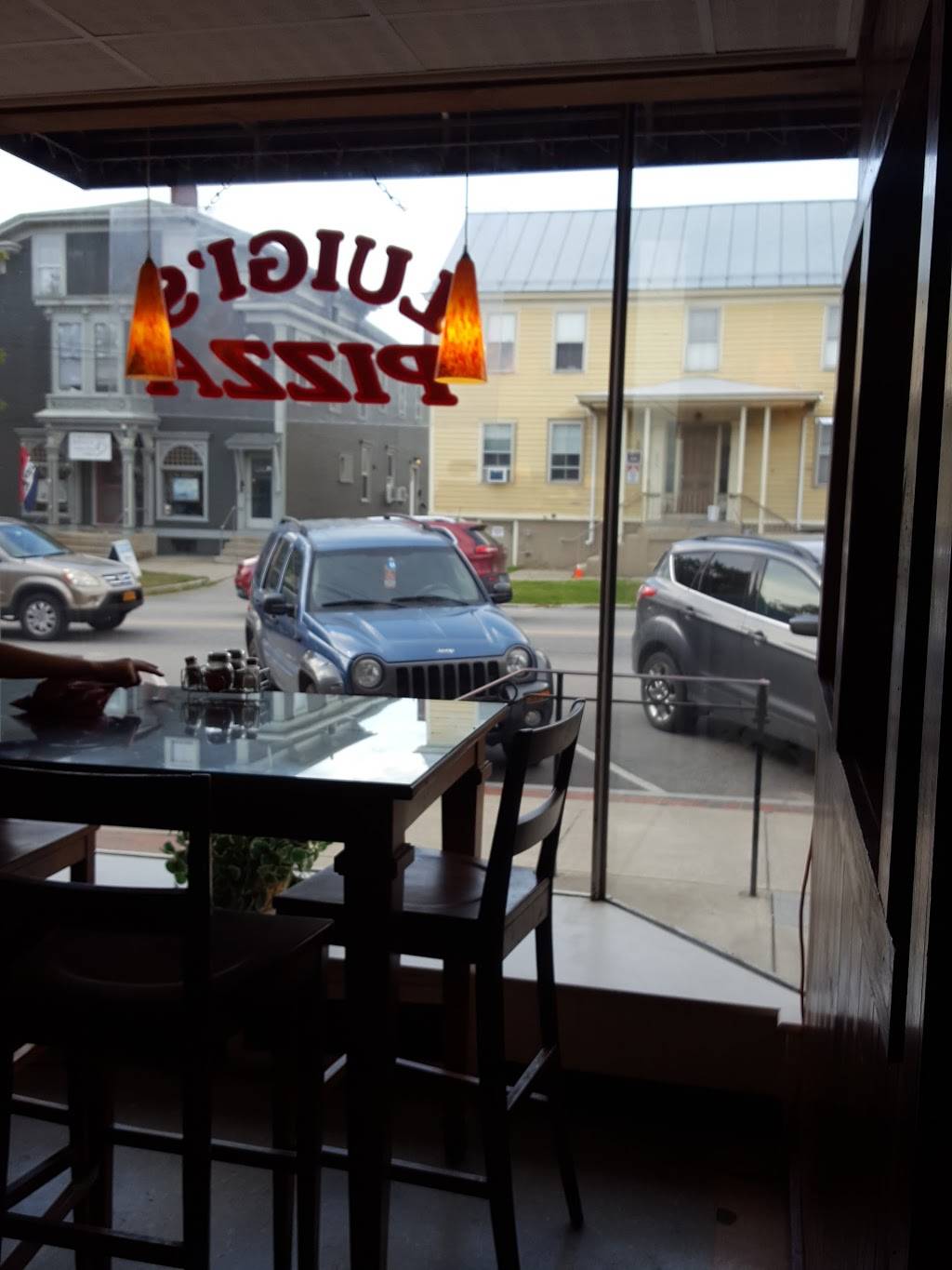 Luigis Italian Specialties | restaurant | 193 Main St, Vergennes, VT 05491, USA | 8028776873 OR +1 802-877-6873