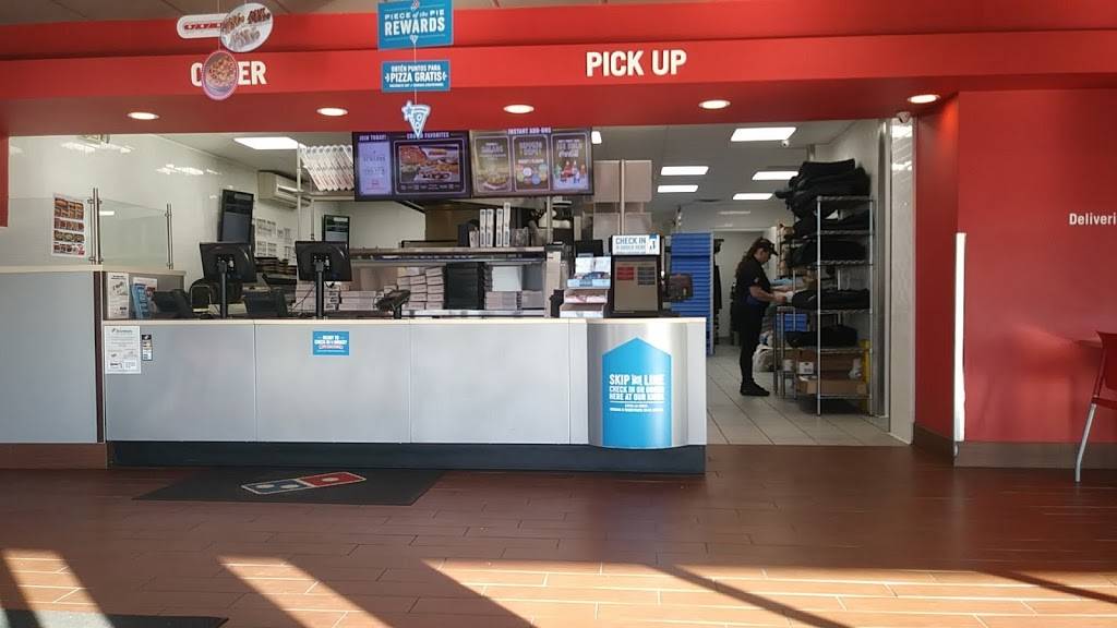 Dominos Pizza | meal delivery | 10411 N 35th Ave, Phoenix, AZ 85051, USA | 6028636883 OR +1 602-863-6883