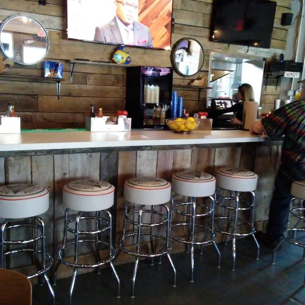 Hooked on Frankfort | restaurant | 3200 Frankfort Ave, Louisville, KY 40206, USA | 5026909835 OR +1 502-690-9835