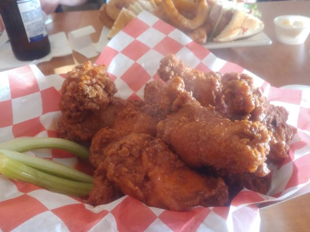 Derlz Restaurant & Pub | restaurant | 425 E Pinner St, Suffolk, VA 23434, USA | 7578091966 OR +1 757-809-1966