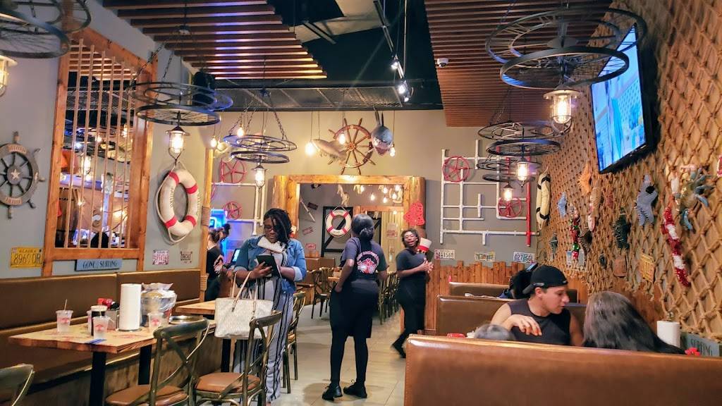 Mr. and Mrs. Crab | restaurant | 1251 E Fowler Ave, Tampa, FL 33612, USA | 8135708885 OR +1 813-570-8885