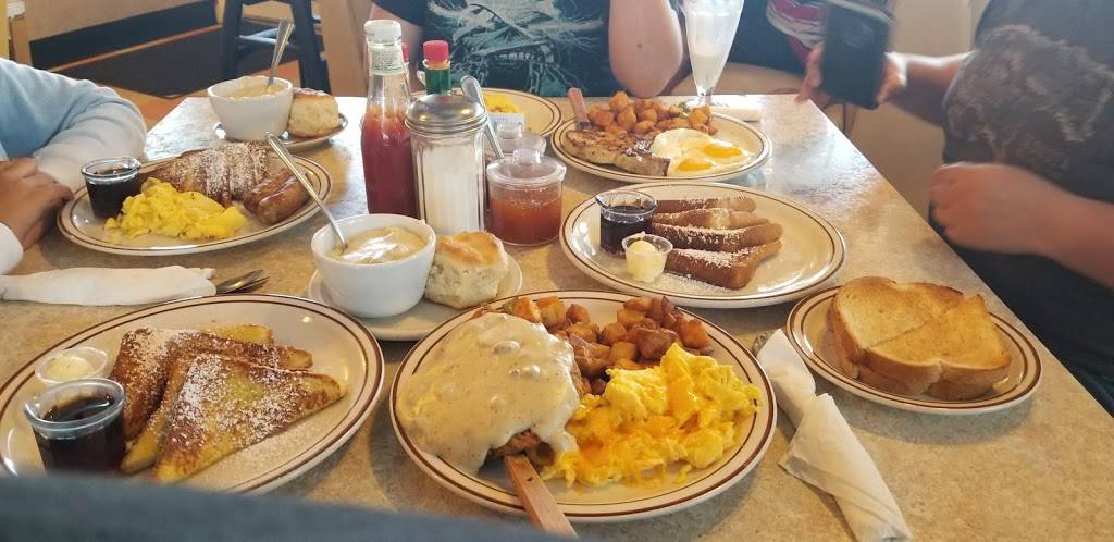 The Runway Cafe | cafe | 861 S Valencia Blvd, Woodlake, CA 93286, USA | 5595648166 OR +1 559-564-8166