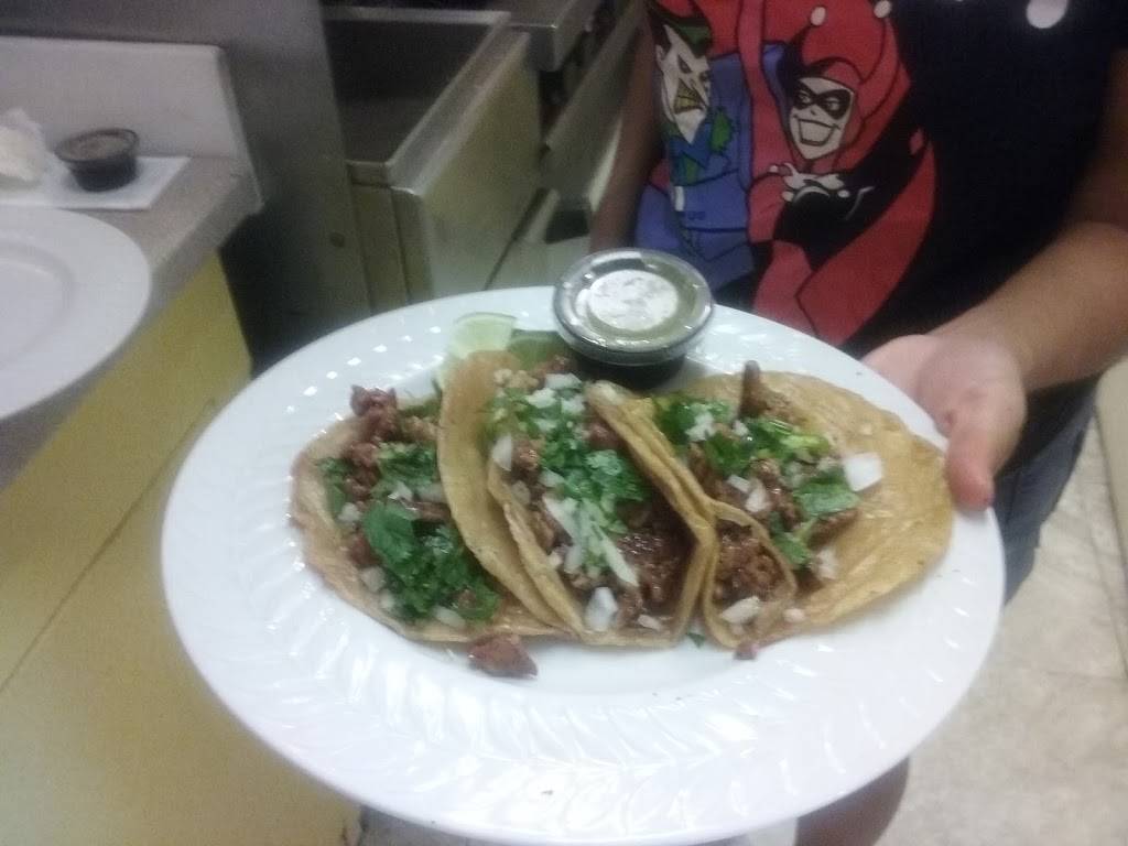 Shop N Go | restaurant | 2154 Broadway, Fort Myers, FL 33901, USA | 8635175729 OR +1 863-517-5729