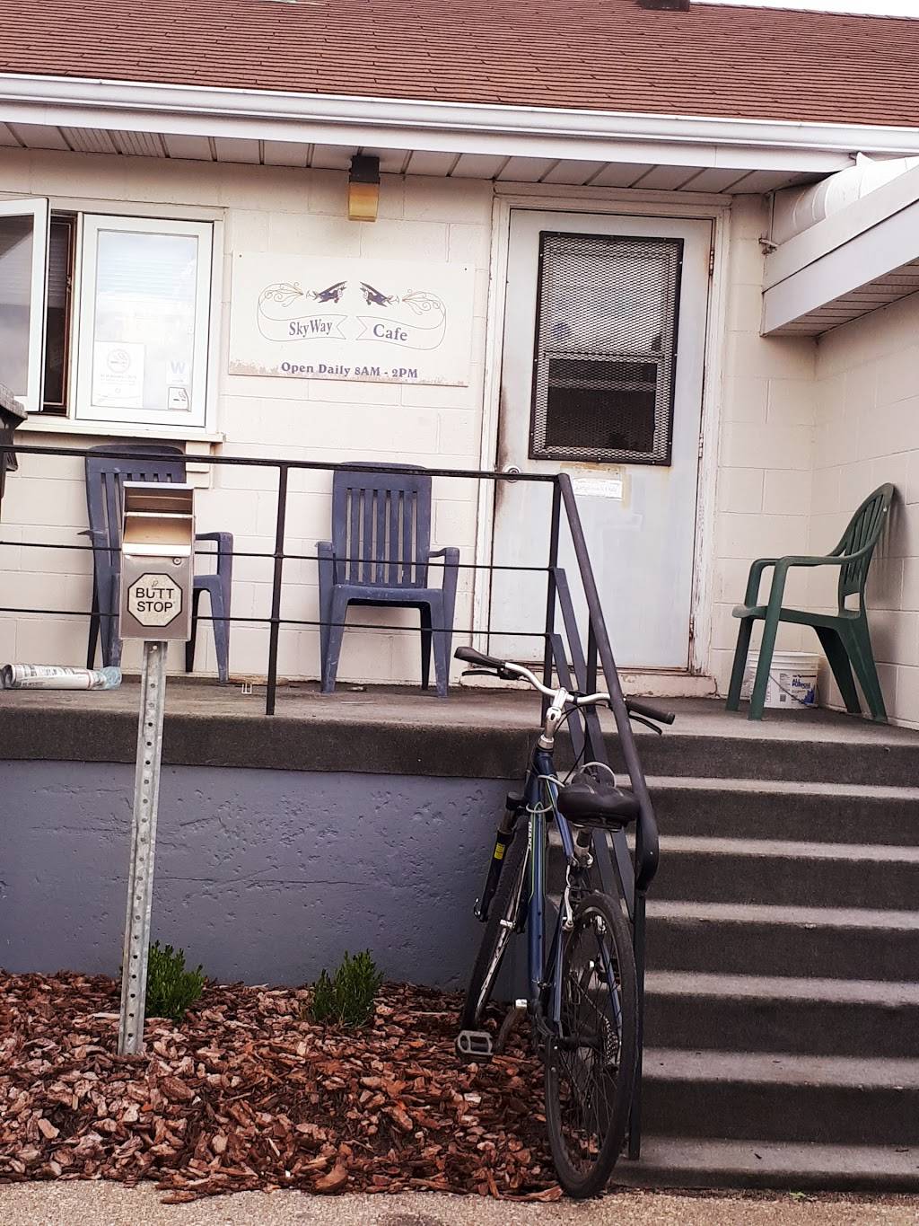 Skyway Cafe And Catering | restaurant | 110 Aviation Ave, Brantford, ON N3T 5L7, Canada | 5197597779 OR +1 519-759-7779