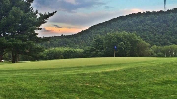 Down River Golf and Country Club | restaurant | 134 Rivers Bend Dr, Everett, PA 15537, USA | 8146525193 OR +1 814-652-5193