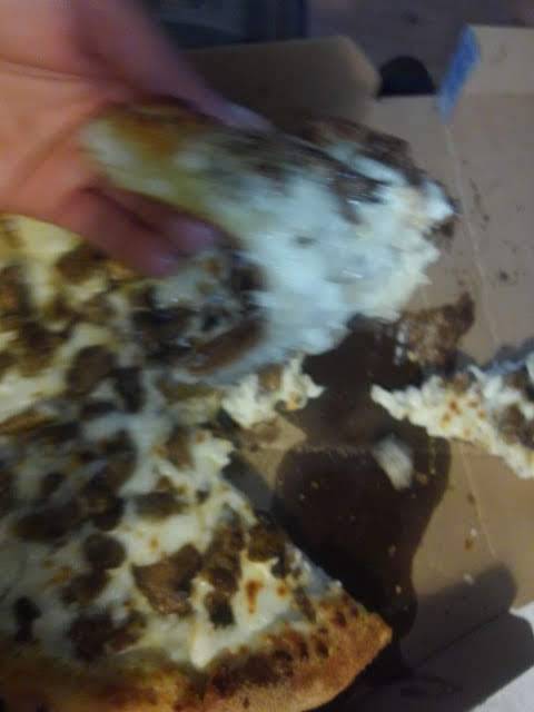 Dominos Pizza | meal delivery | 12 Mechanic St, Bellingham, MA 02019, USA | 5089665000 OR +1 508-966-5000