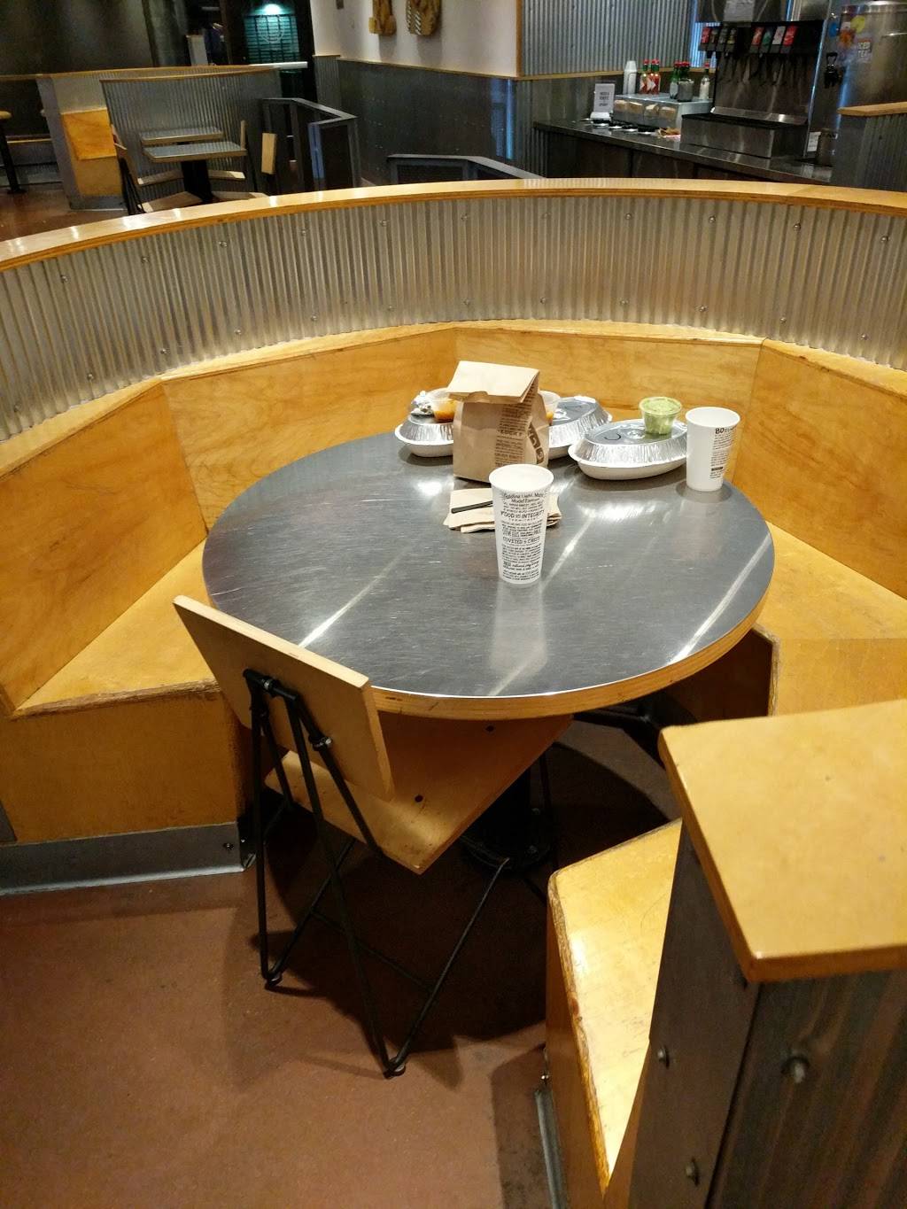 Chipotle Mexican Grill | restaurant | 820 S Monaco Pkwy #1b, Denver, CO 80224, USA | 3033169466 OR +1 303-316-9466