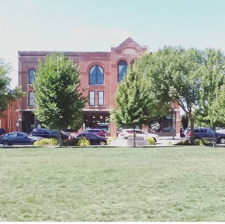 Rawlicious | restaurant | 1101 3rd St SE, Cedar Rapids, IA 52401, USA | 3195605090 OR +1 319-560-5090