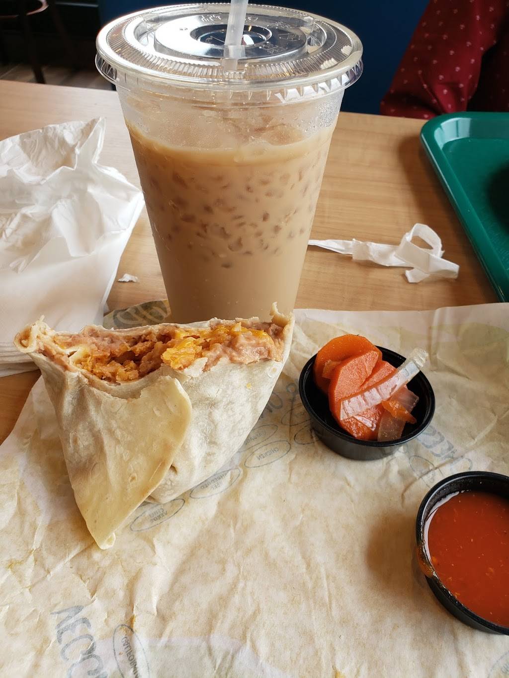 Miguels Jr | restaurant | 1240 W Renaissance Pkwy, Rialto, CA 92376, USA | 9093550500 OR +1 909-355-0500