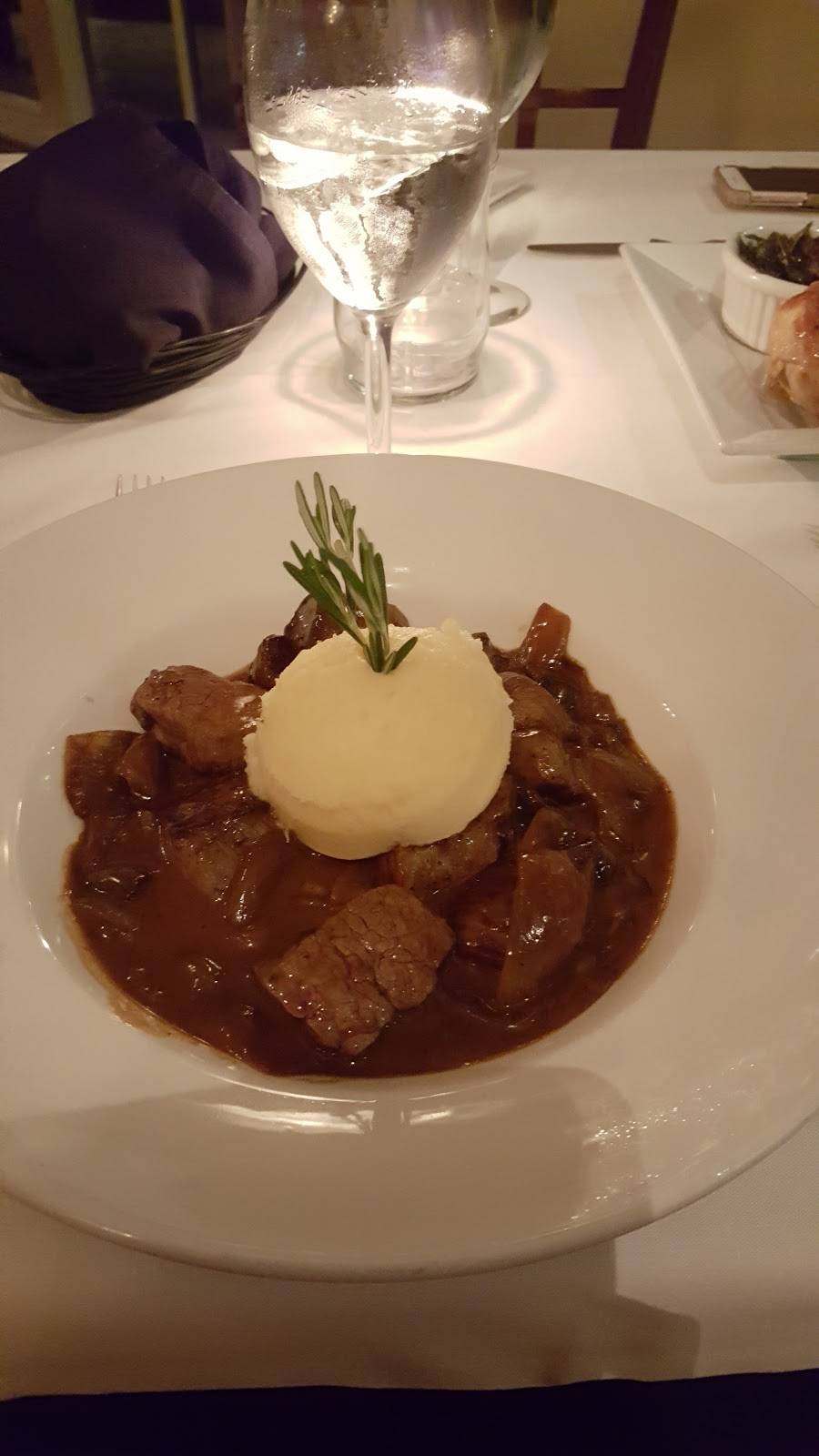 21 Main At North Beach | restaurant | north, 719 North Beach Boulevard, North Myrtle Beach, SC 29582, USA | 8433153000 OR +1 843-315-3000