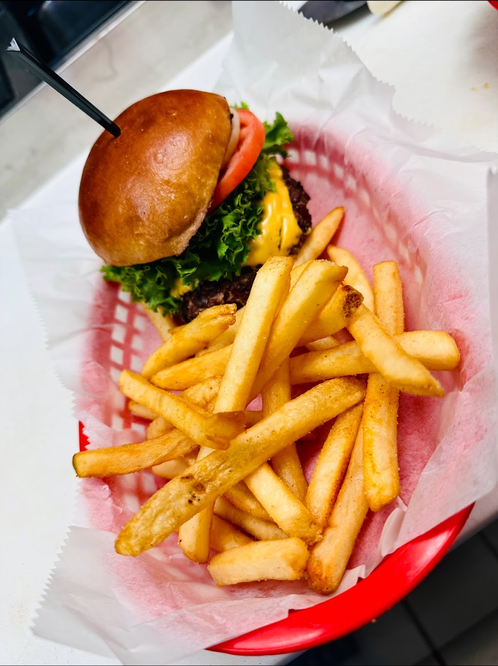 Rail 19 Bar & Grill | restaurant | 110 SW Railway St, Lonsdale, MN 55046, USA | 5077445528 OR +1 507-744-5528