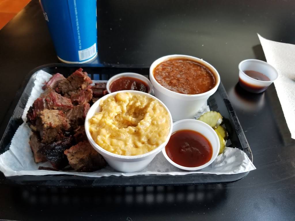 Plowboys Barbeque | restaurant | 1111 Main St, Kansas City, MO 64105, USA | 8162217569 OR +1 816-221-7569