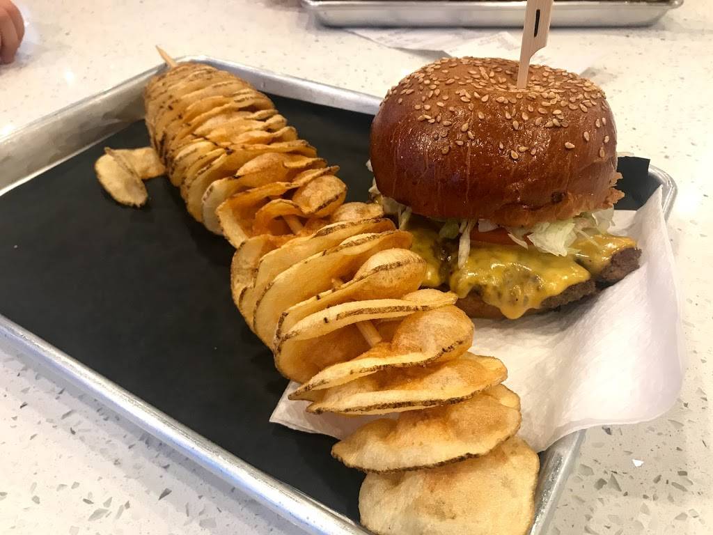 Burger Factory | restaurant | 200 Queen St S, Mississauga, ON L5M 1L3, Canada | 9059972008 OR +1 905-997-2008