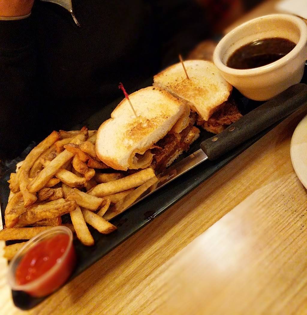 Moosehead Hoof & Ladder | restaurant | 7989 Columbia Rd, Olmsted Falls, OH 44138, USA | 4402355511 OR +1 440-235-5511