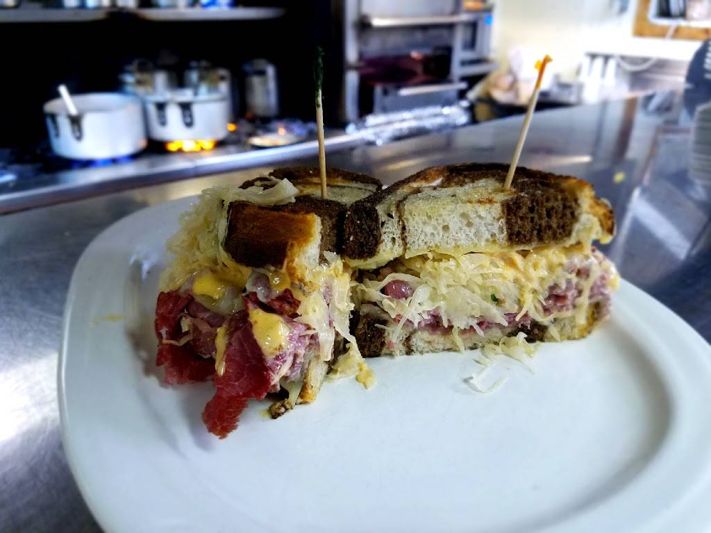 DeLallos Fort Couch Cafe | restaurant | 91 Fort Couch Rd, Pittsburgh, PA 15241, USA | 4128354320 OR +1 412-835-4320