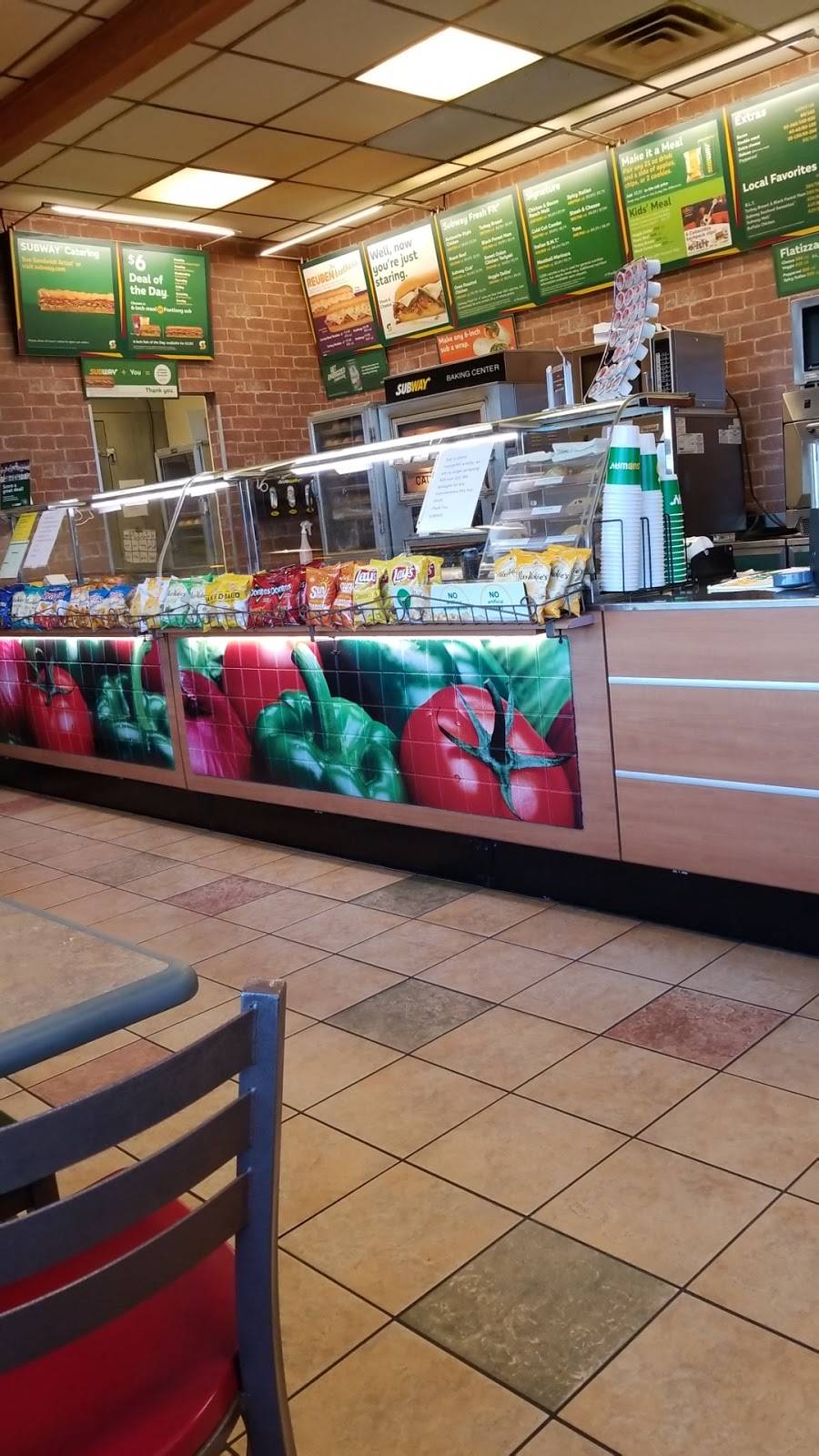 Subway | restaurant | 116 W Agency Rd, West Burlington, IA 52655, USA | 3197532200 OR +1 319-753-2200