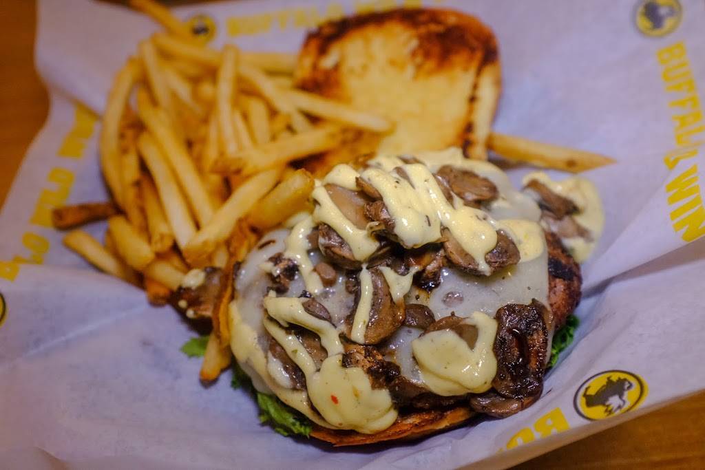 Buffalo Wild Wings | restaurant | 6819 S Semoran Blvd, Orlando, FL 32822, USA | 4078520910 OR +1 407-852-0910