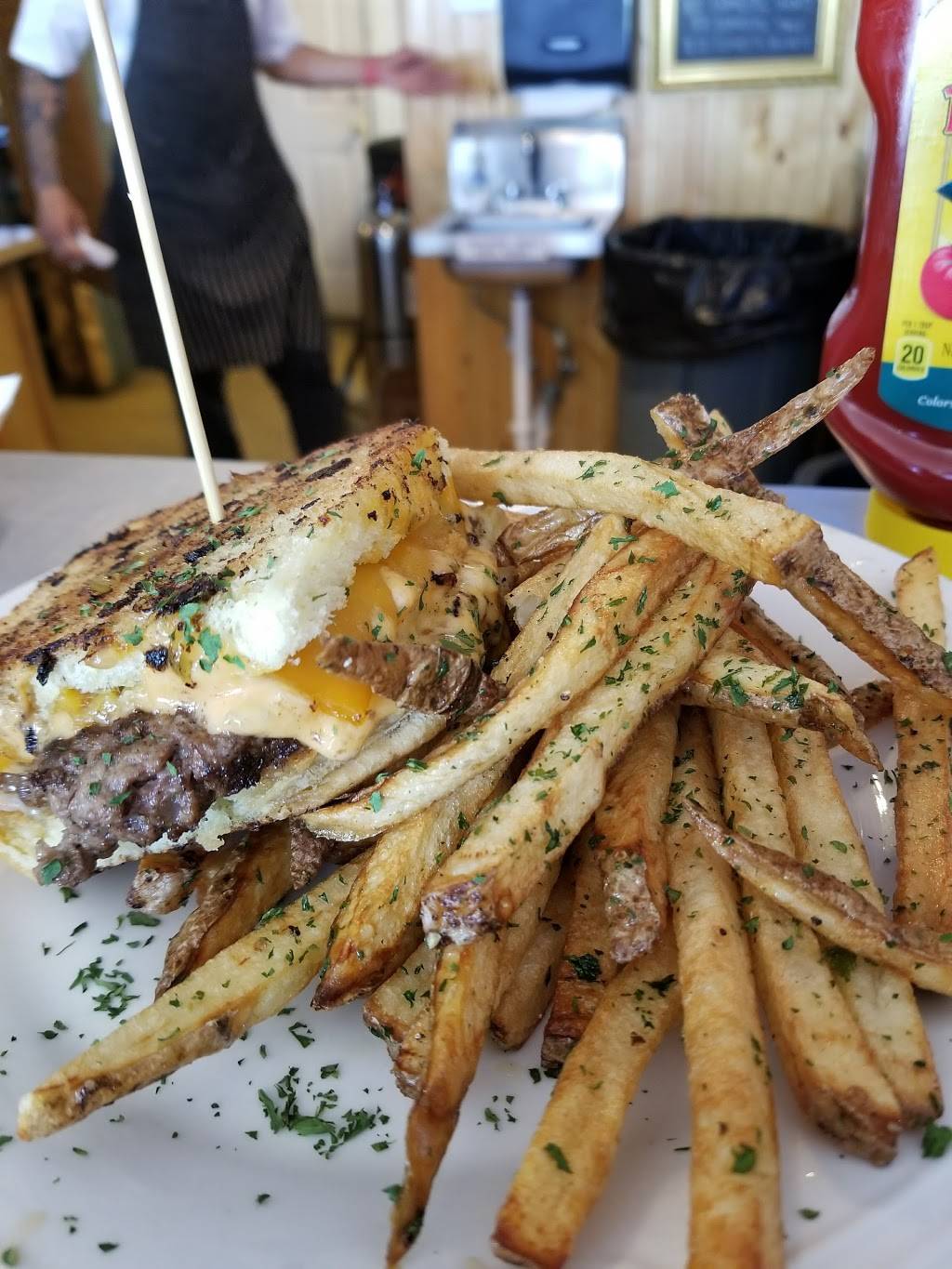 Chill Grill | restaurant | 10540 TX-195, Killeen, TX 76542, USA | 2548335172 OR +1 254-833-5172