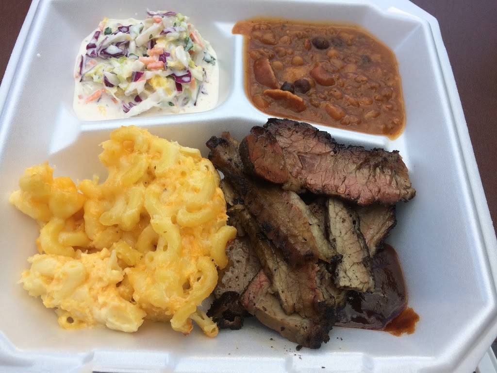 Road Hog Willys Real-Pit Bar-B-Q | restaurant | 504 Harcourt Rd Unit B, Mt Vernon, OH 43050, USA | 7403261408 OR +1 740-326-1408