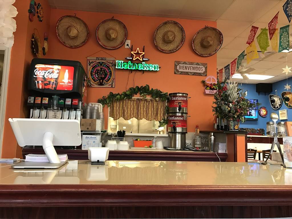 La Villa Mexican Grill | restaurant | 4377 Lynx Paw Trail, Valrico, FL 33596, USA | 8133248839 OR +1 813-324-8839