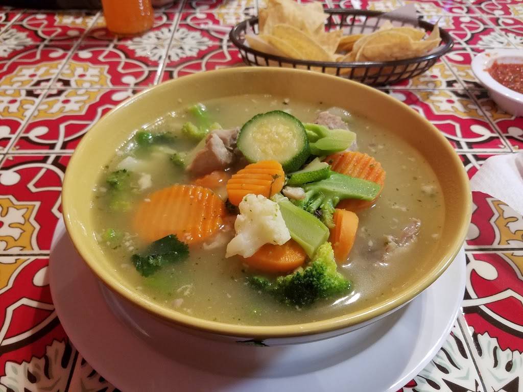 Que Paisa Restaraunt | restaurant | 8115 Pearblossom Hwy, Littlerock, CA 93543, USA | 6619449553 OR +1 661-944-9553