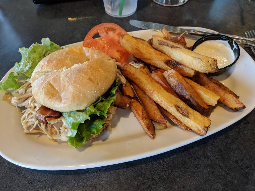 Berardis Family Restaurant | restaurant | 218 Cleveland Rd E, Huron, OH 44839, USA | 4194334123 OR +1 419-433-4123