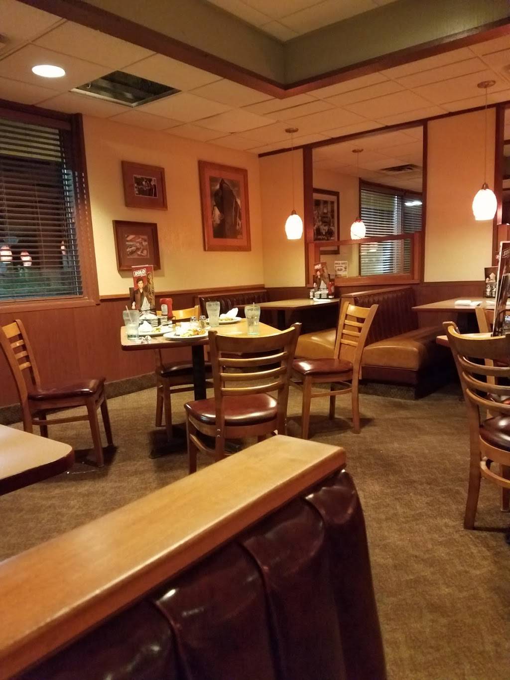 Dennys | restaurant | 3050 White Bear Ave, Maplewood, MN 55109, USA | 6517776497 OR +1 651-777-6497