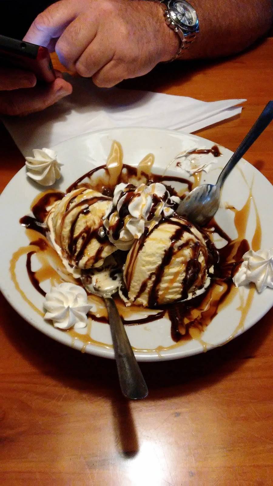 Cross Creek Steakhouse and Ribs | restaurant | 850 Lane Ave S, Jacksonville, FL 32205, USA | 9047839579 OR +1 904-783-9579