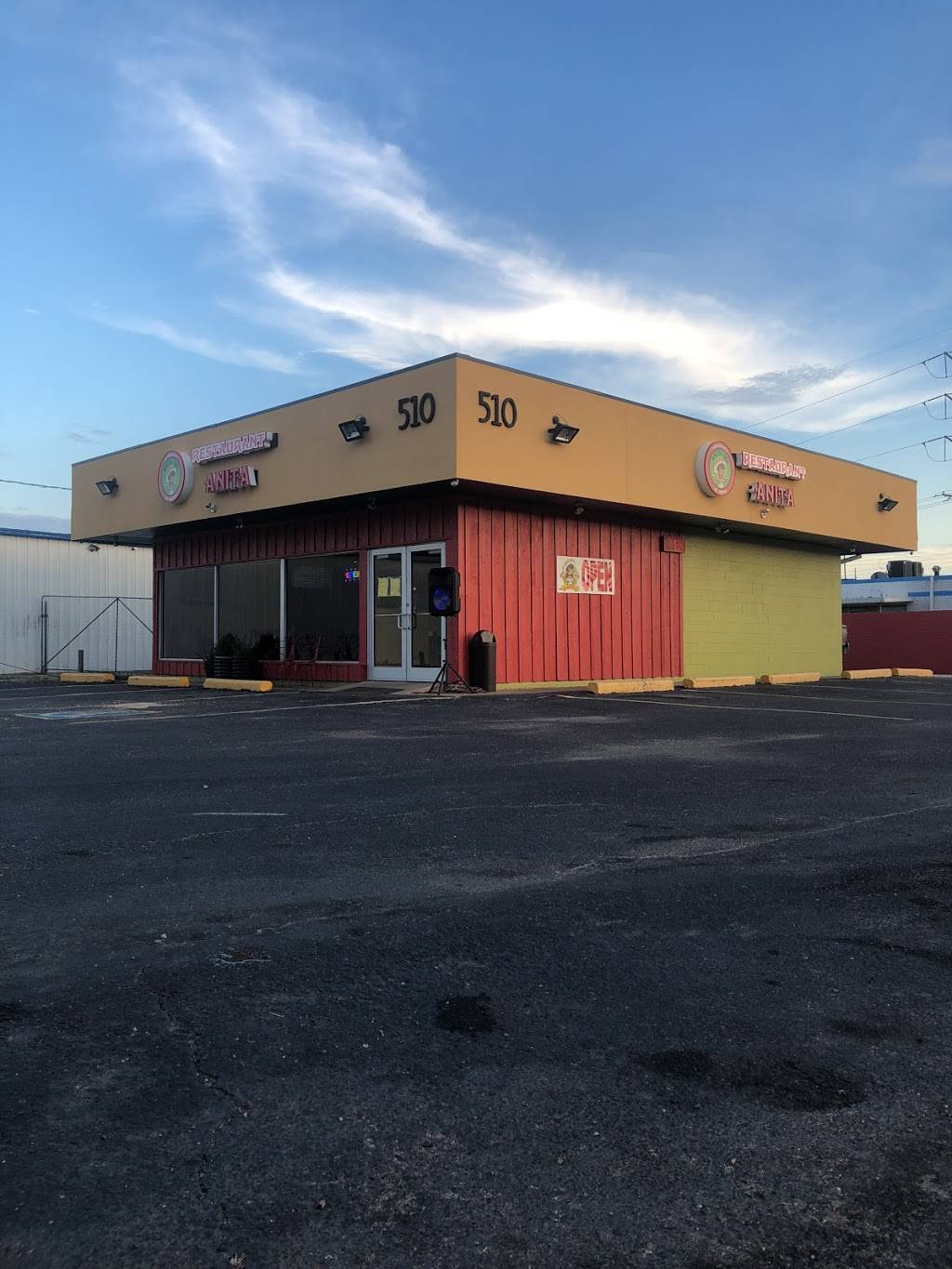 Restaurante Y Pupuseria Anita | restaurant | 510 W Walnut Cir, Garland, TX 75040, USA | 4699108200 OR +1 469-910-8200