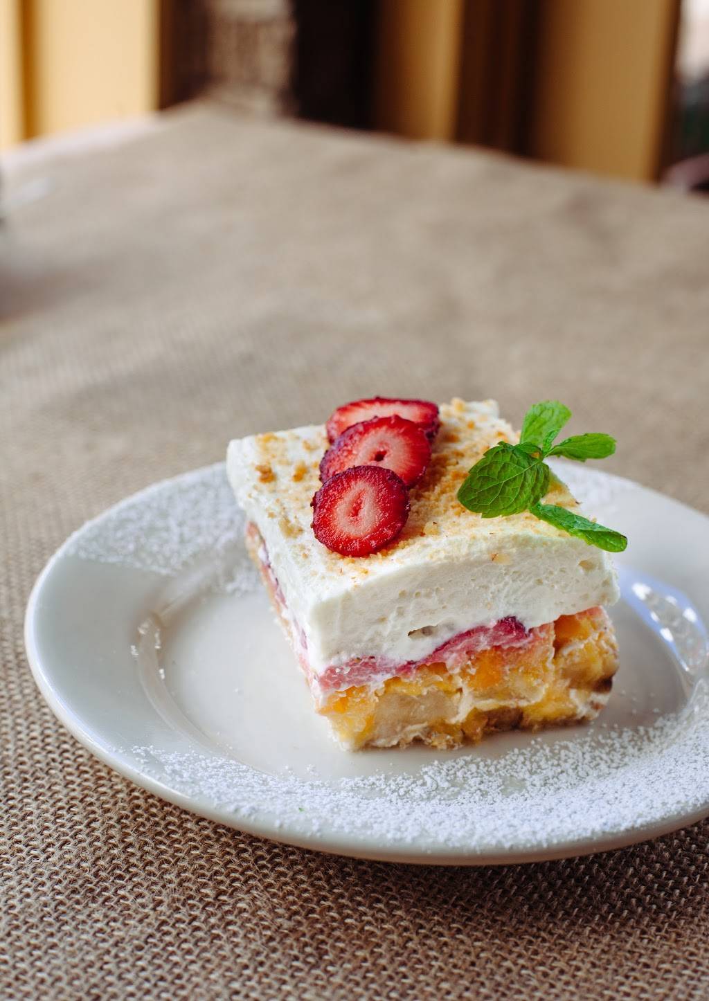 Ninos | restaurant | 2817 W Dallas St, Houston, TX 77019, USA | 7135225120 OR +1 713-522-5120