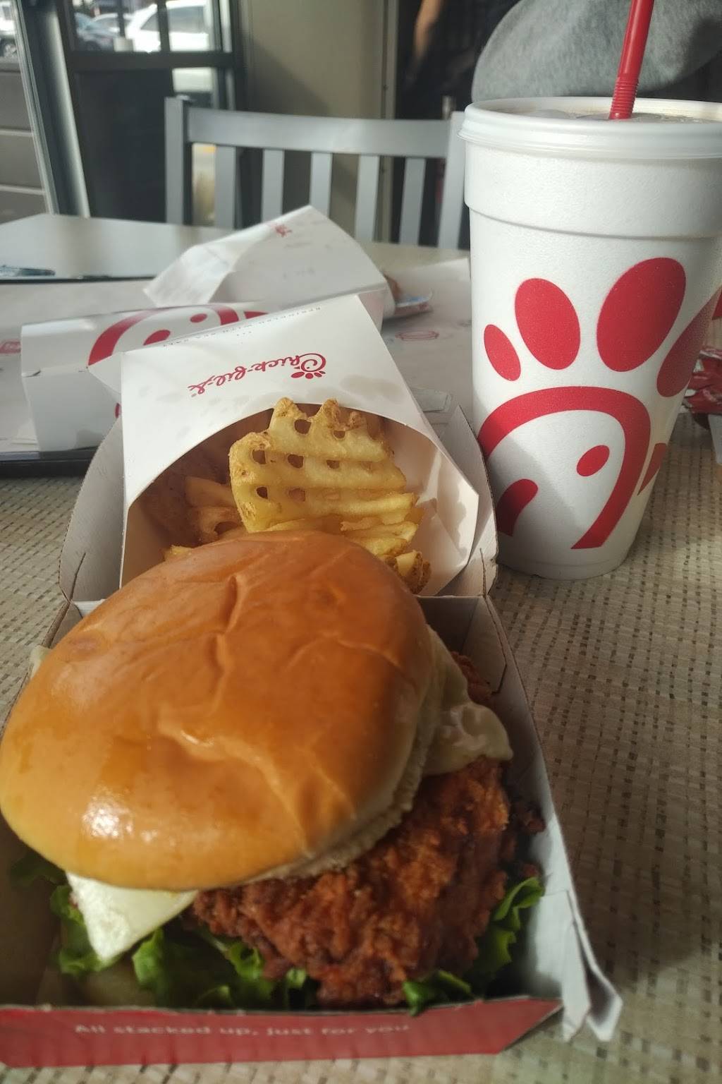 Chick-fil-A | restaurant | 5429 100th St SW, Lakewood, WA 98499, USA | 2535822696 OR +1 253-582-2696