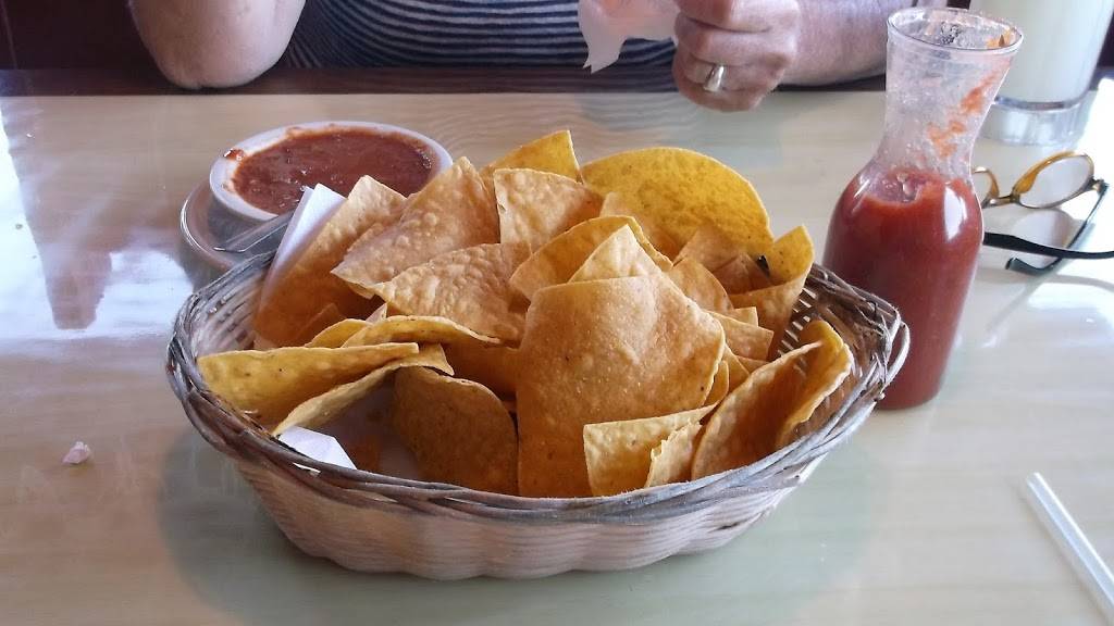 Casa Fiesta Mexican Restaurant | restaurant | 2806 Mt Pleasant St, Burlington, IA 52601, USA | 3197581111 OR +1 319-758-1111