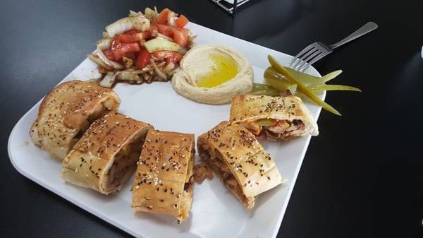 MeMos Middle Eastern Cuisine | restaurant | 2221 McHenry Ave, Modesto, CA 95350, USA | 2092487240 OR +1 209-248-7240