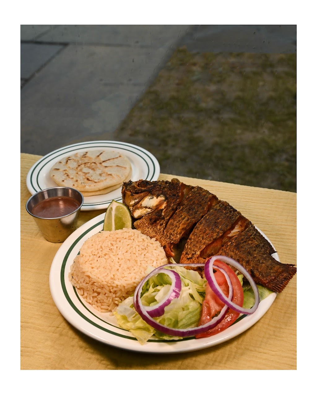 El Viejo Central American Kitchen | restaurant | 9224 Warren St, Silver Spring, MD 20910, USA | 3016080060 OR +1 301-608-0060