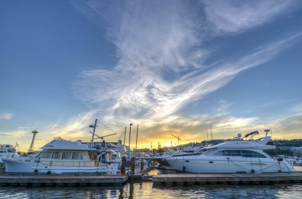 Dukes Seafood | restaurant | 1111 Fairview Ave N, Seattle, WA 98109, USA | 2063829963 OR +1 206-382-9963