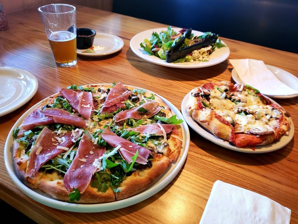 Nellos Ahwatukee | restaurant | 4710 Warner Rd #10, Phoenix, AZ 85044, USA | 4808938930 OR +1 480-893-8930