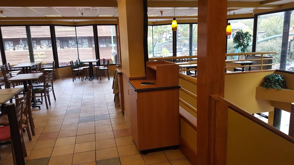 Subway | restaurant | 600 Parkway, Gatlinburg, TN 37738, USA | 8654304690 OR +1 865-430-4690