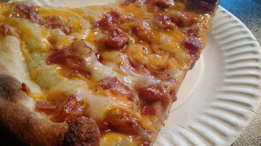 Big Gs Pizza | restaurant | 3716 N Clark St, Chicago, IL 60613, USA | 7732812444 OR +1 773-281-2444