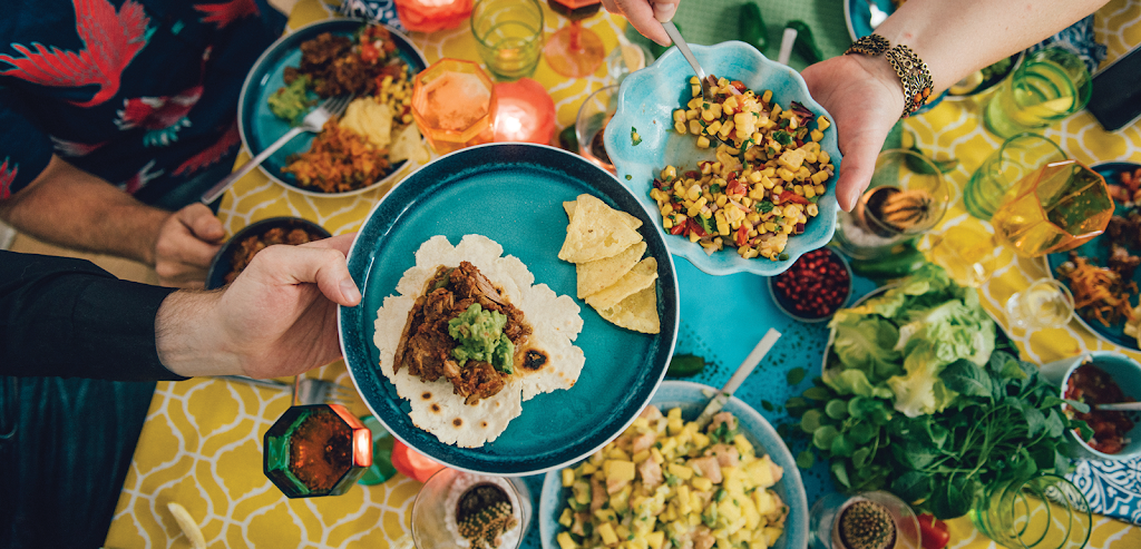 La Preferida Inc | restaurant | 3400 W 35th St, Chicago, IL 60632, USA | 7732547200 OR +1 773-254-7200