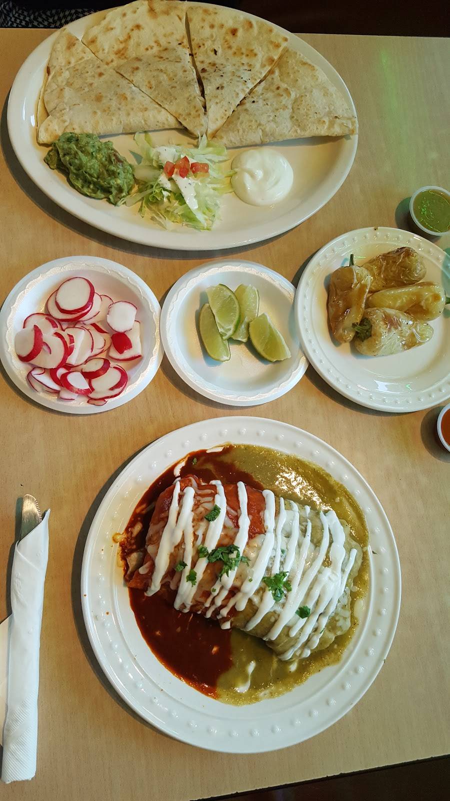 Guayabal Salvadoran and Sabor Baja Mexican Restaurant | restaurant | 8911 Norwalk Blvd, Whittier, CA 90606, USA | 5626999353 OR +1 562-699-9353