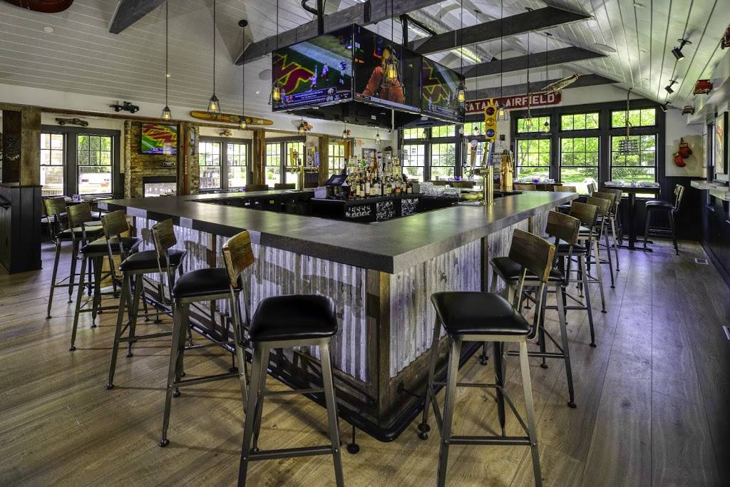 Town Bar and Grill MV | restaurant | 227 Upper Main St, Edgartown, MA 02539, USA | 7743108696 OR +1 774-310-8696